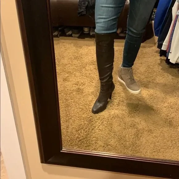 RARE Stuart Weitzman Lace Up Boots! - Picture 7 of 8